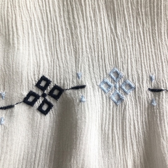 GAP White with embroidered details Women's Blouse - Picture 6 of 8